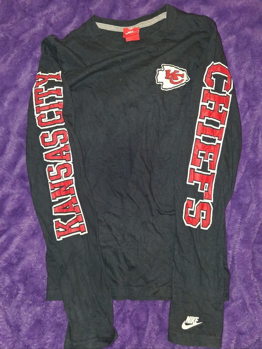 Nike Black Long-Sleeve Kansas City Chiefs Tee with Red & White Sleeve Graphics